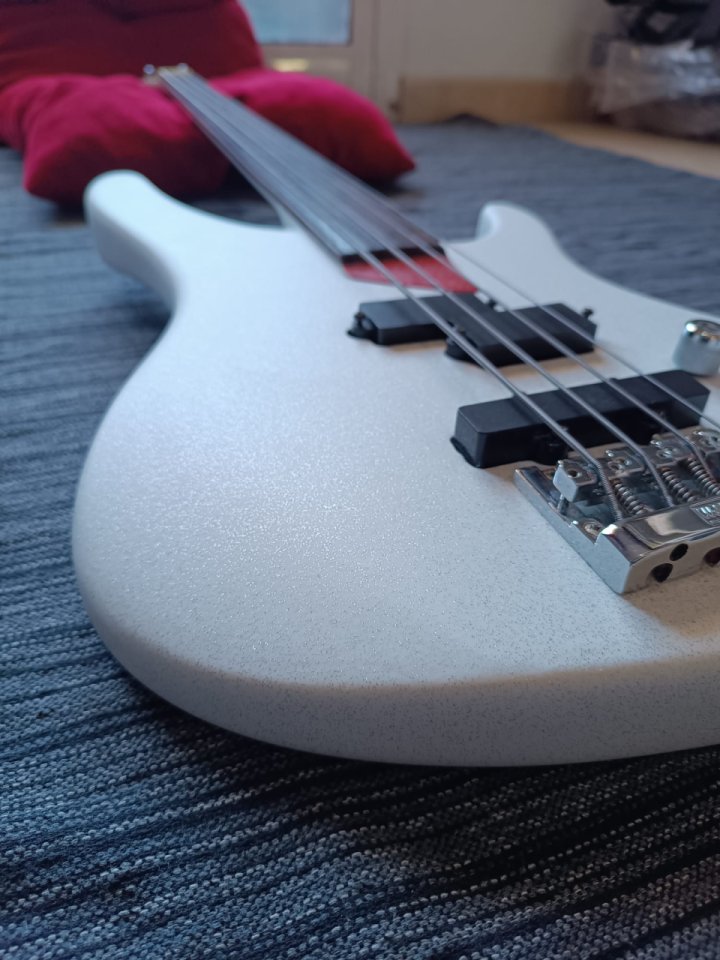 Pinta tu Bajo Eléctrico! de segunda mano · Foto 5 de 10 · Cantabria · 250 €