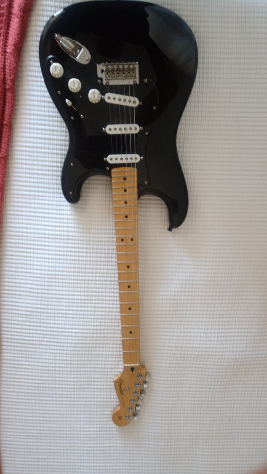 Guitarra Fender Stratocaster de segunda mano · Foto 2 de 10 · Huelva · 720 €