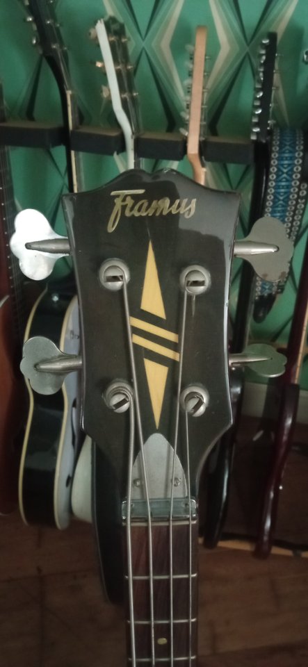 Bajo eléctrico Framus