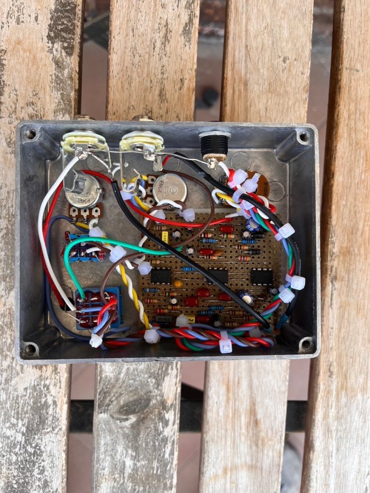 Genghis Klon (Klon Centaur con opción de clipping asimétrico)