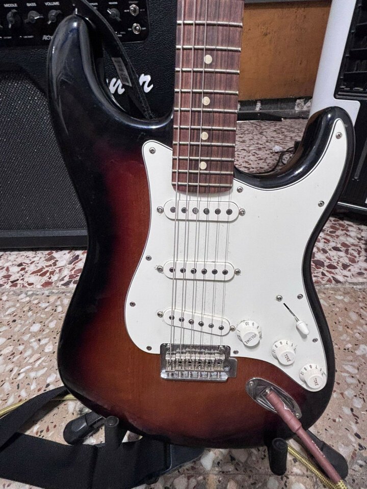Fender Stratocaster Player II por Ibanez RG