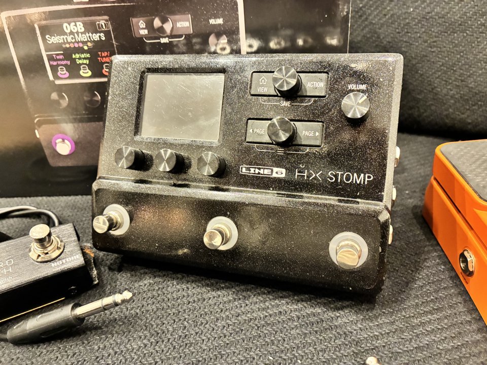 HX Stomp + Extras de segunda mano · Foto 2 de 4 · Madrid · 400 €