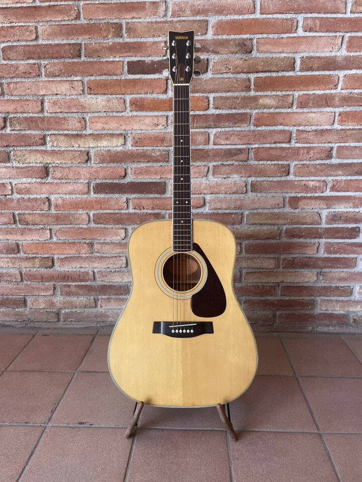 YAMAHA FG201  Y Gretsch JIM DANDY