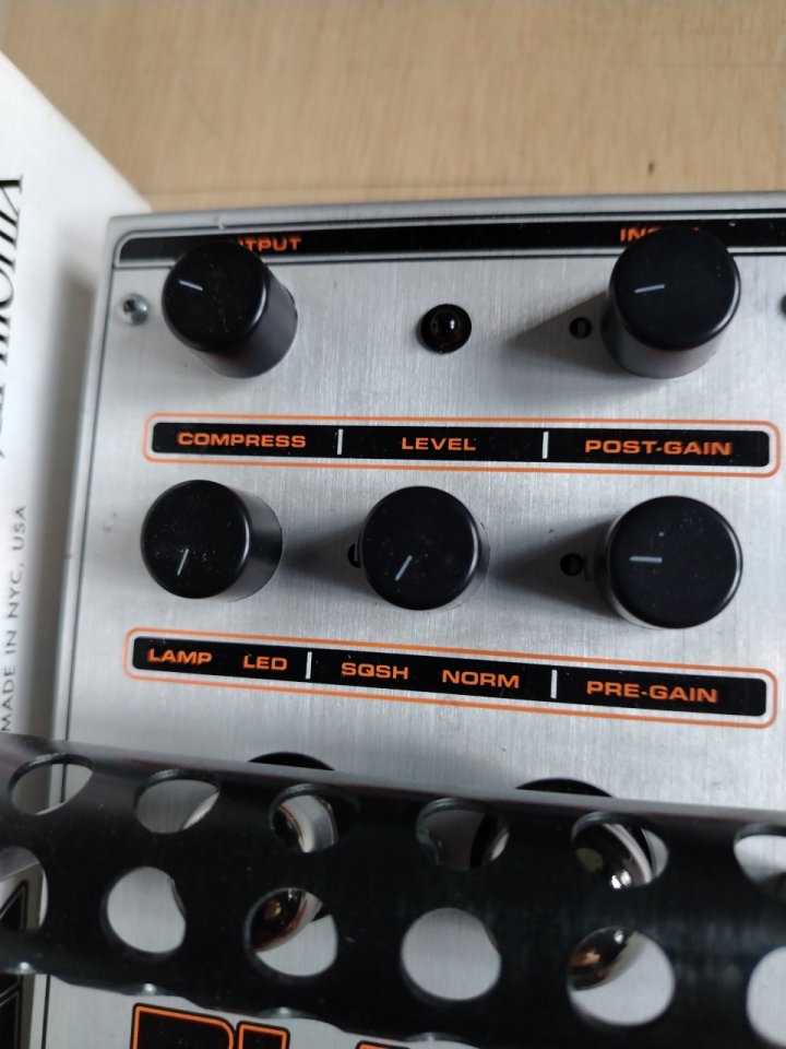 Electro Harmonix black finger