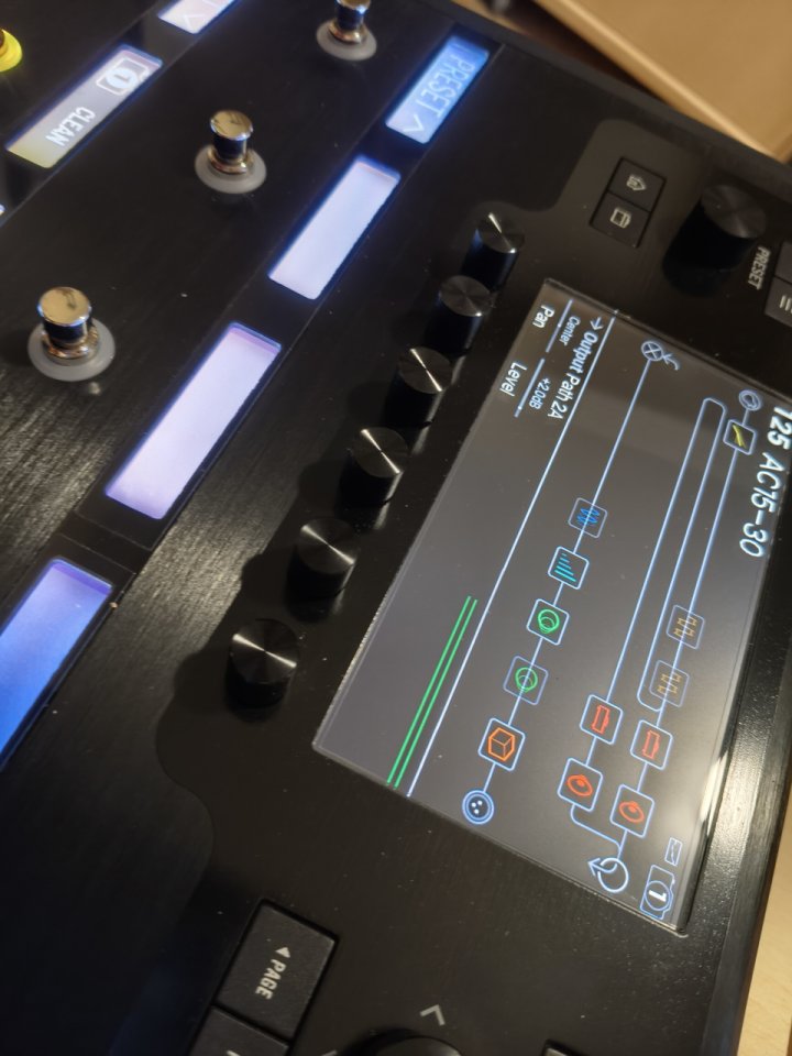 Line 6 Helix Floor de segunda mano · Foto 3 de 10 · Jaén · 650 €