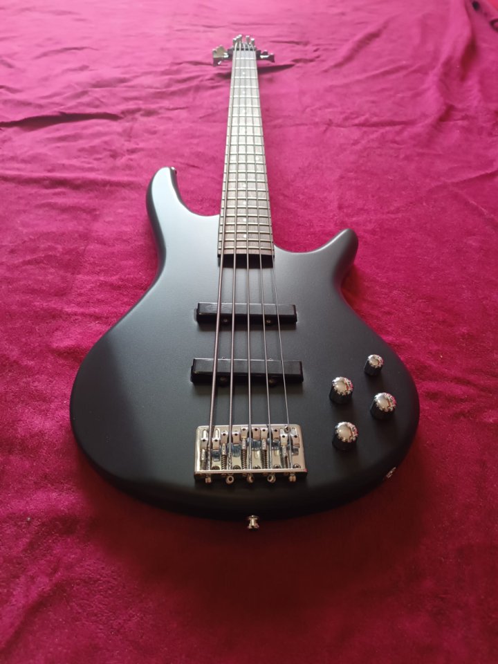 Pinta tu Bajo Eléctrico! de segunda mano · Foto 7 de 10 · Cantabria · 250 €