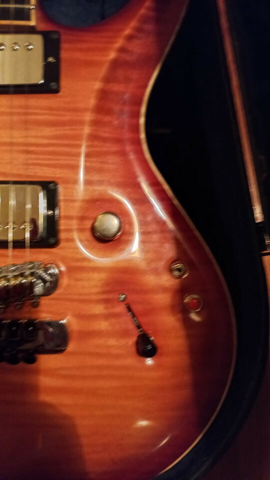 Guitarra de luthier Carlos Sabrafen