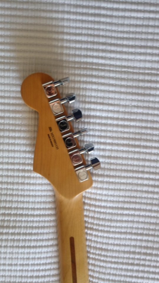 Guitarra Fender Stratocaster de segunda mano · Foto 5 de 10 · Huelva · 720 €