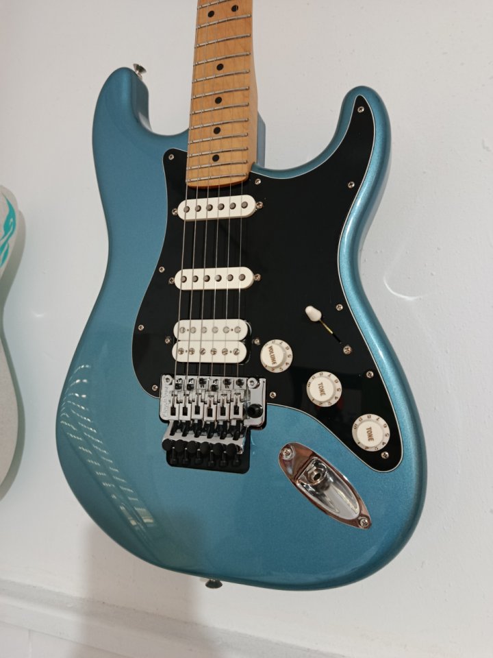 AJUSTA tu Guitarra Eléctrica! de segunda mano · Foto 1 de 10 · Cantabria · 50 €