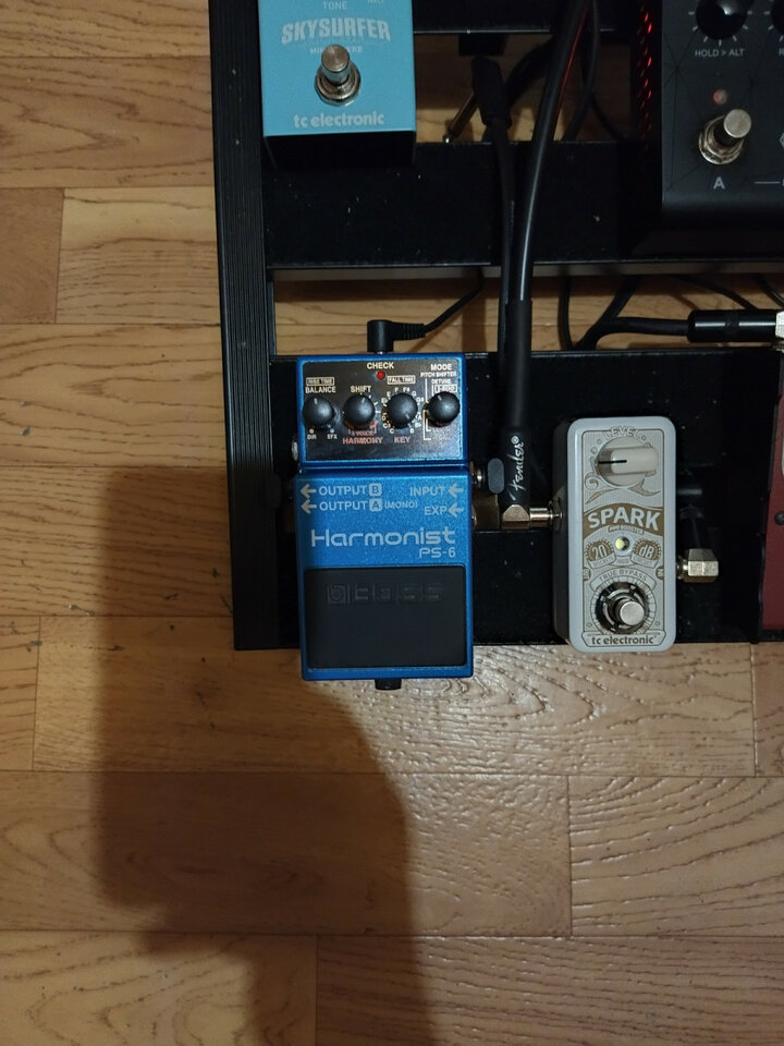 Tonex Pedal por Harley Benton Modern Plus