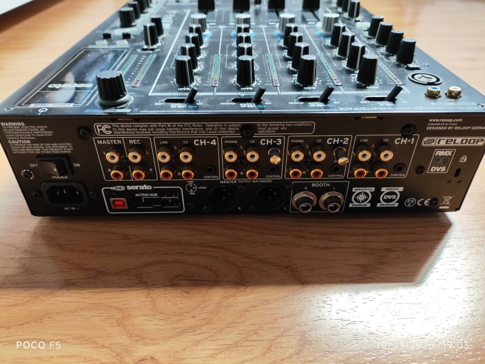 Mesa de mezclas Reloop Digital Club RMX 90 DVS. Dj