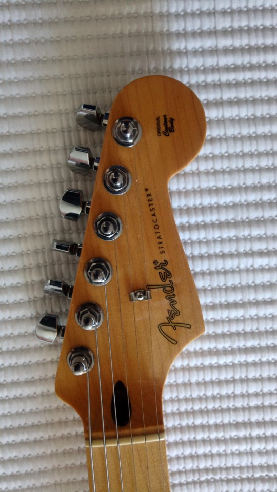 Guitarra Fender Stratocaster de segunda mano · Foto 6 de 10 · Huelva · 720 €