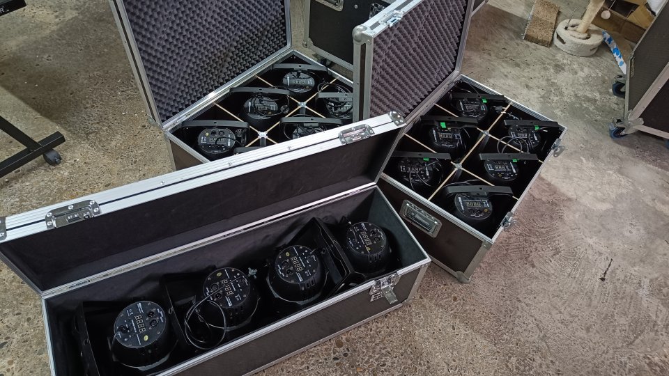 Venta equipo de sonido e iluminación.