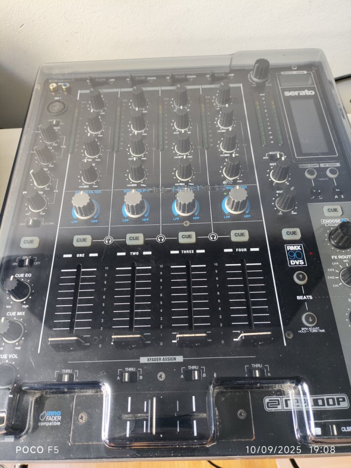 Mesa de mezclas Reloop Digital Club RMX 90 DVS. Dj