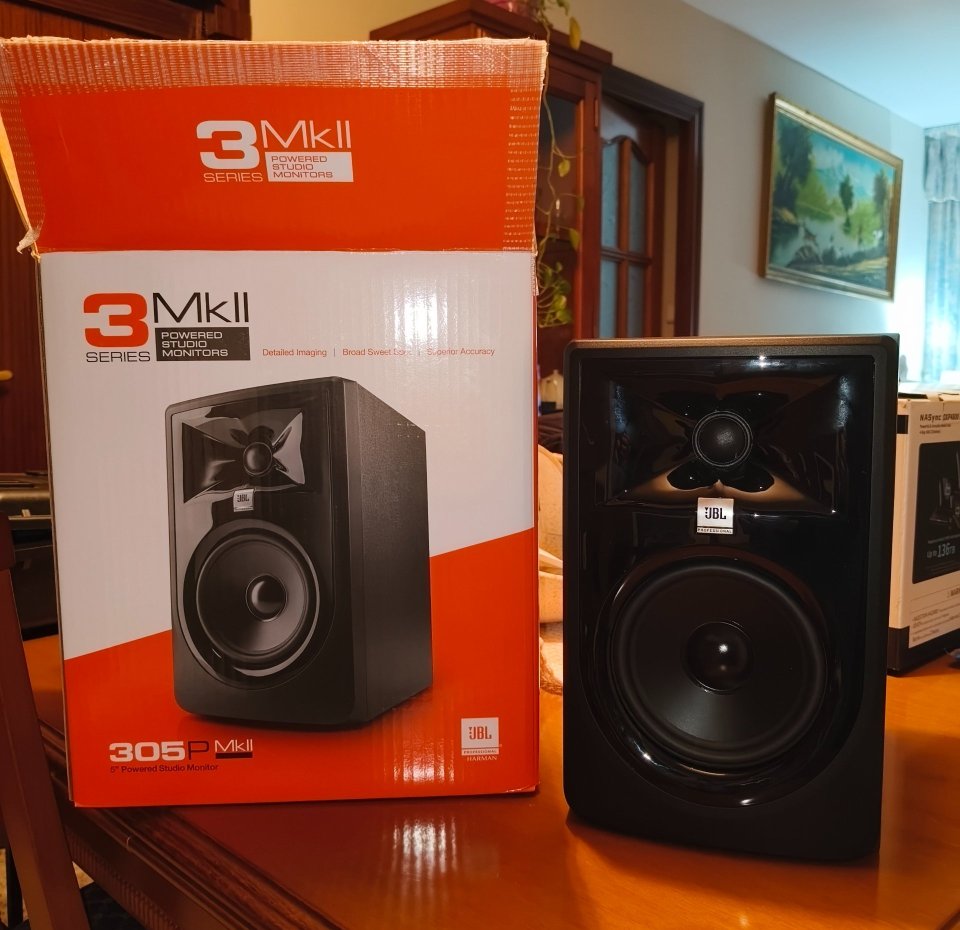 JBL Professional 305P MKII Monitor de Estudio Activo de Dos Vías 5"