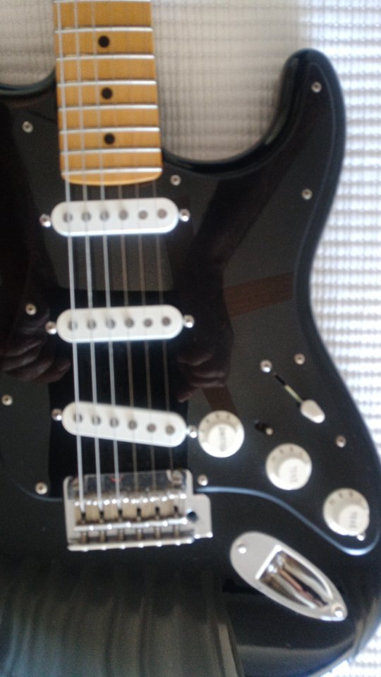 Guitarra Fender Stratocaster de segunda mano · Foto 9 de 10 · Huelva · 720 €