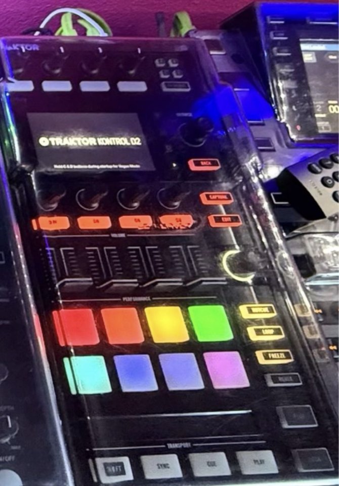 Traktor Kontrol D2 (Par)