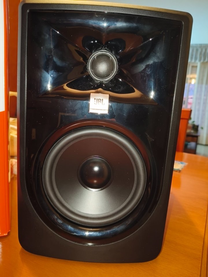 JBL Professional 305P MKII Monitor de Estudio Activo de Dos Vías 5"