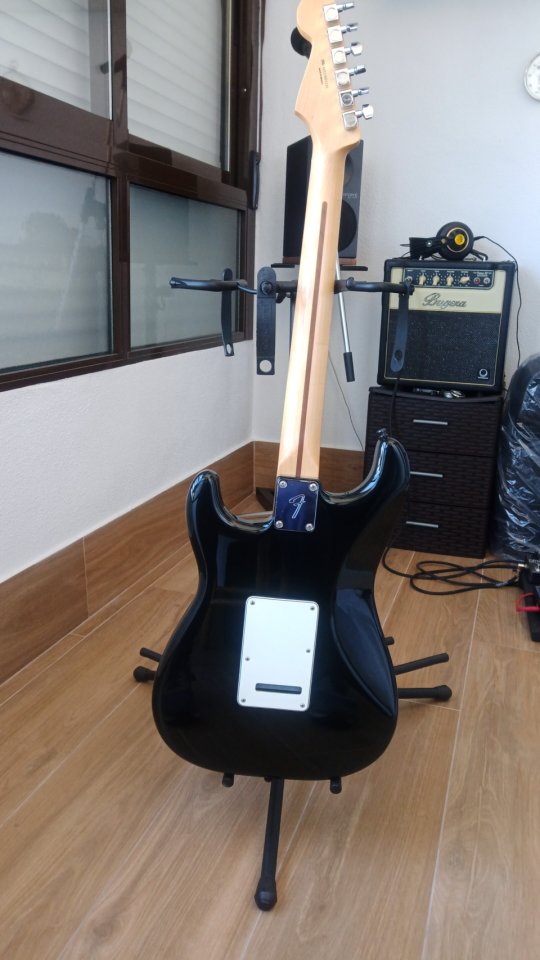 Guitarra Fender Stratocaster de segunda mano · Foto 10 de 10 · Huelva · 720 €