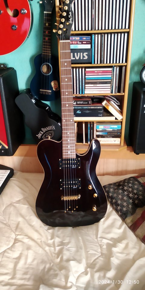 VARIAS GUITARRAS de segunda mano · Foto 4 de 10 · Madrid · 200 €