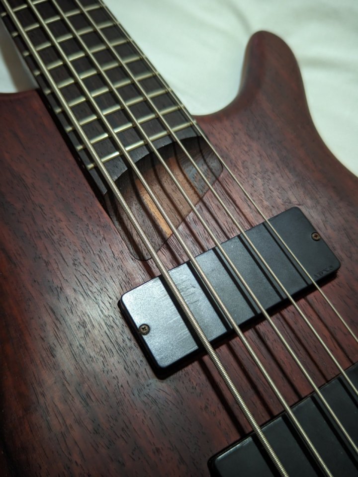 Bajo Ibanez K5 de segunda mano · Foto 3 de 9 · Girona