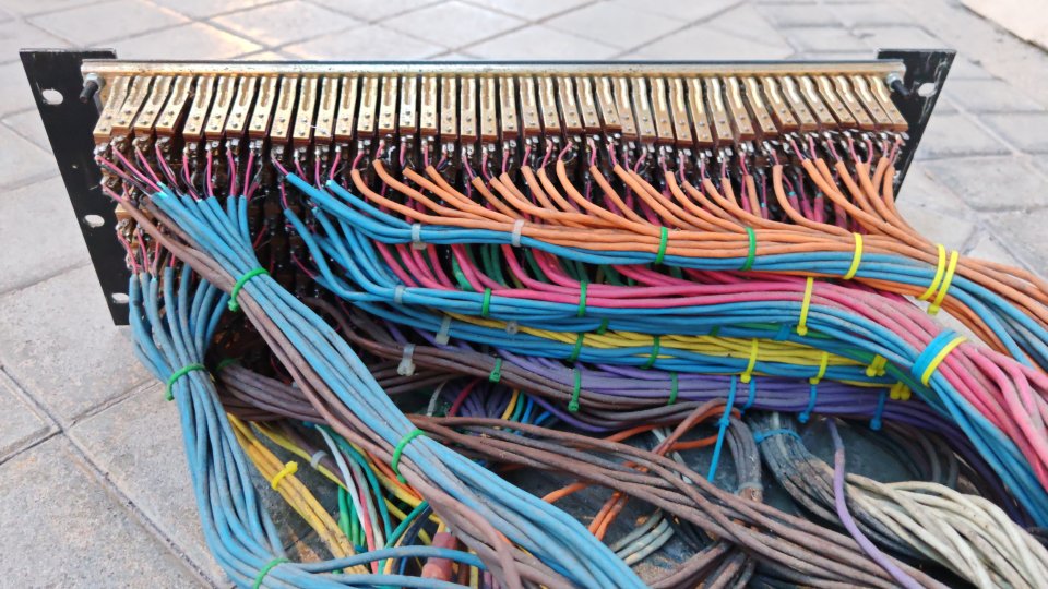 Patch Panel Profesional (Bantam) 80x4 mas cableado 120 conectores 2,3 m max de segunda mano · Foto 3 de 10 · Madrid · 1375 €