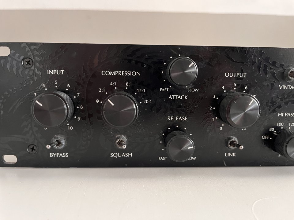 Slate Pro Audio Dragon Compressor de segunda mano · Foto 3 de 5 · Barcelona · 1299 €