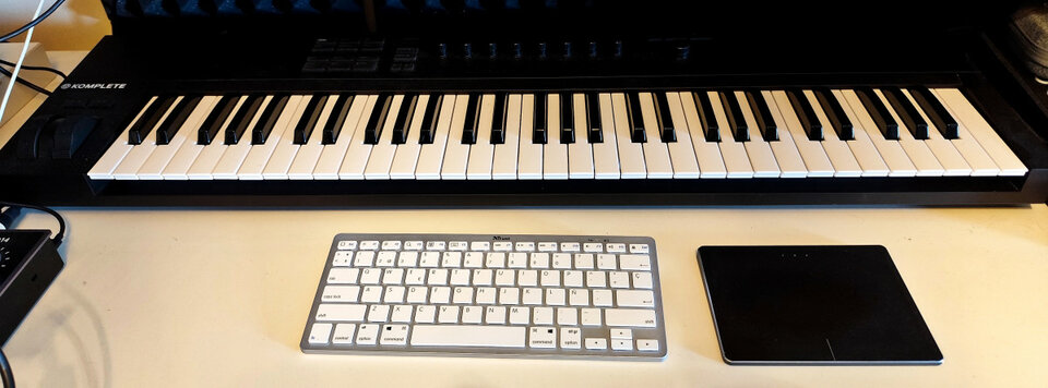 Native instruments komplete A61