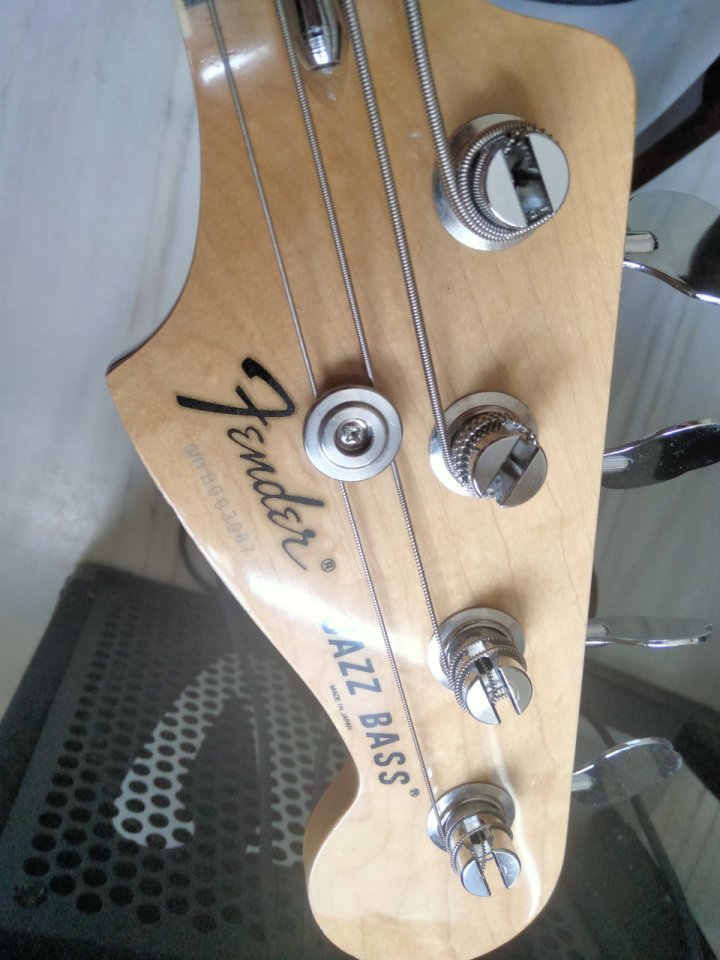 Mástil Fender jazz bass Japan de segunda mano · Foto 1 de 8 · Badajoz · 325 €
