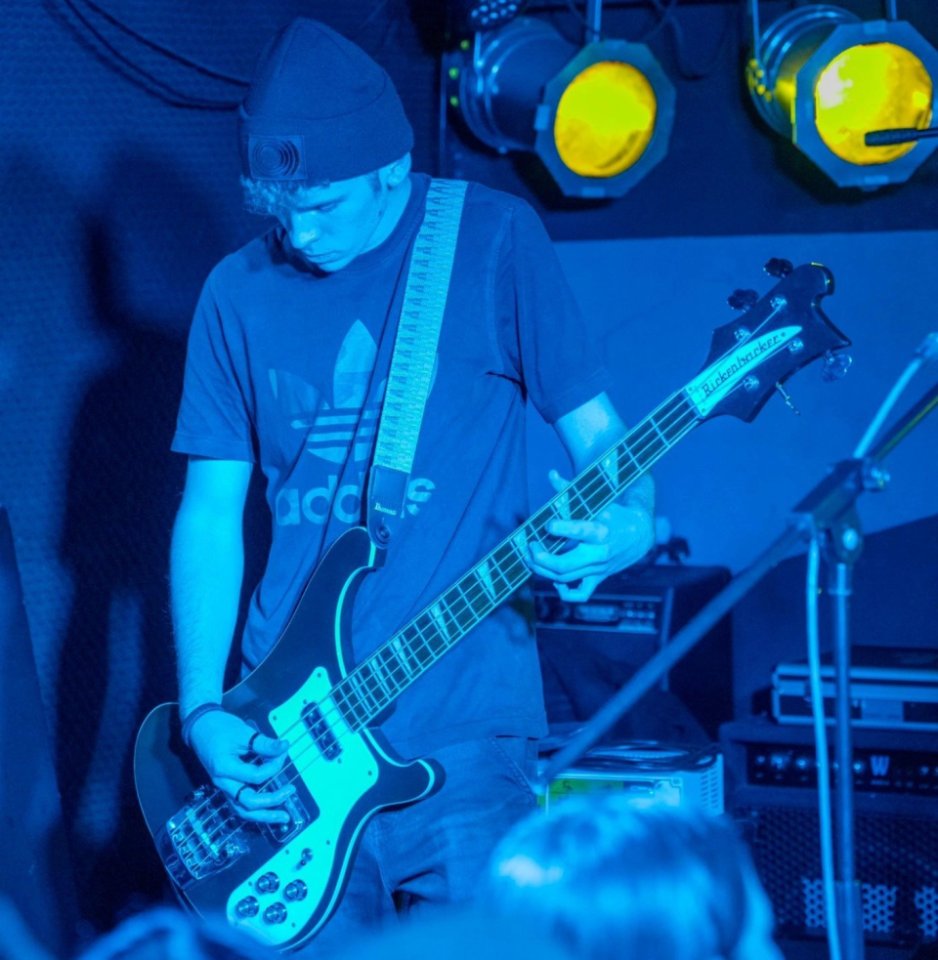 QUIERO MONTAR BANDA EN MADRID busco baterista y guitarrista de segunda mano · Madrid