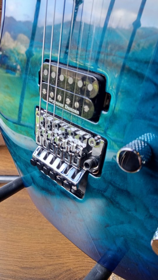 Cambio mi Charvel San Dimas