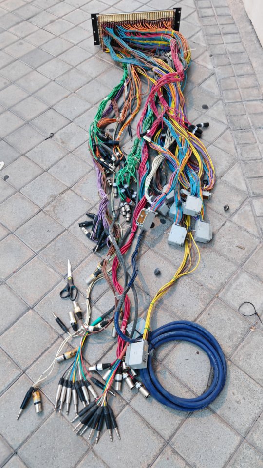 Patch Panel Profesional (Bantam) 80x4 mas cableado 120 conectores 2,3 m max de segunda mano · Foto 4 de 10 · Madrid · 1375 €