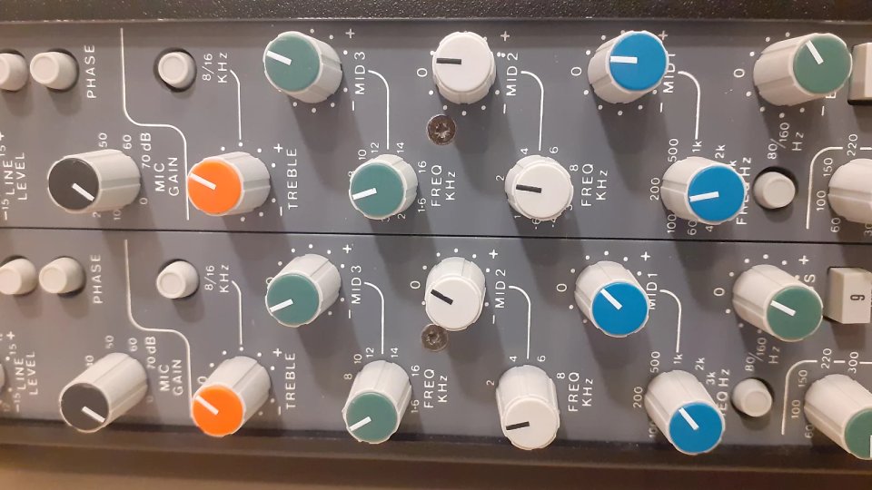 ÚLTIMA UNIDAD .VENDO RAINDIRK Symphony LN1 Previo + EQ Dual Channel de segunda mano · Foto 8 de 9 · Madrid · 1375 €