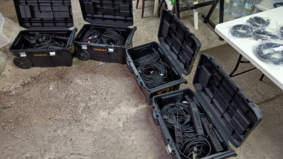 Venta equipo de sonido e iluminación.