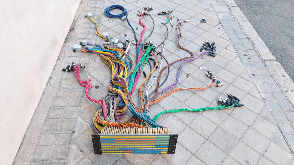 Patch Panel Profesional (Bantam) 80x4 mas cableado 120 conectores 2,3 m max de segunda mano · Foto 1 de 10 · Madrid · 1375 €