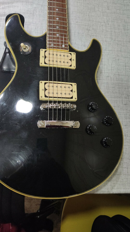Vendo guitarra Cimar hecha por la casa Ibanez