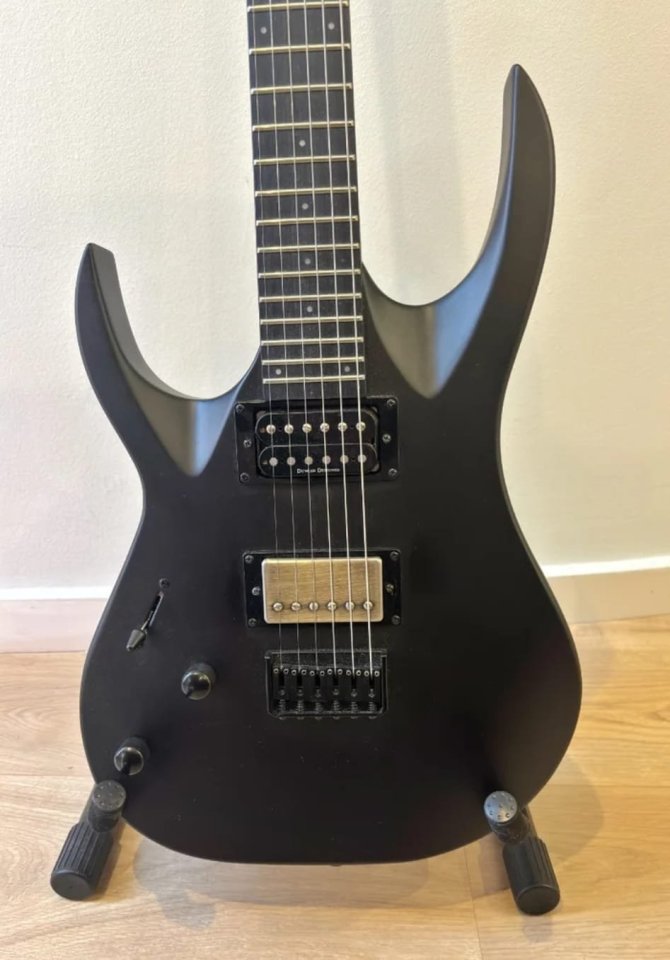 S by Solar Zurdos + amp. Line6 Spider V30