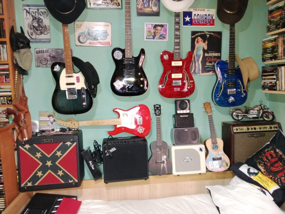 VARIAS GUITARRAS de segunda mano · Foto 9 de 10 · Madrid · 200 €