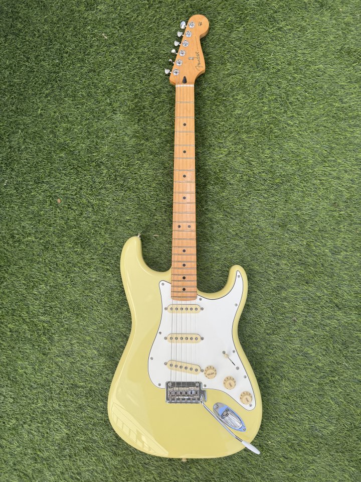 Fender Stratocaster Player II con mejora de segunda mano · Foto 1 de 5 · Sevilla · 620 €