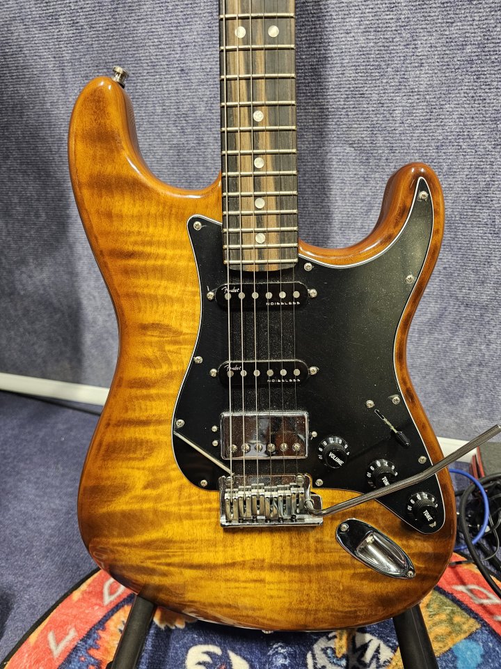Fender Stratocaster American Ultra Luxe Tiger Eye