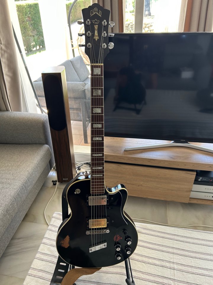 Guitarra electrica Guild Bluesbird (Korea, aprox. año 2000) de segunda mano · Foto 1 de 6 · Málaga · 460 €