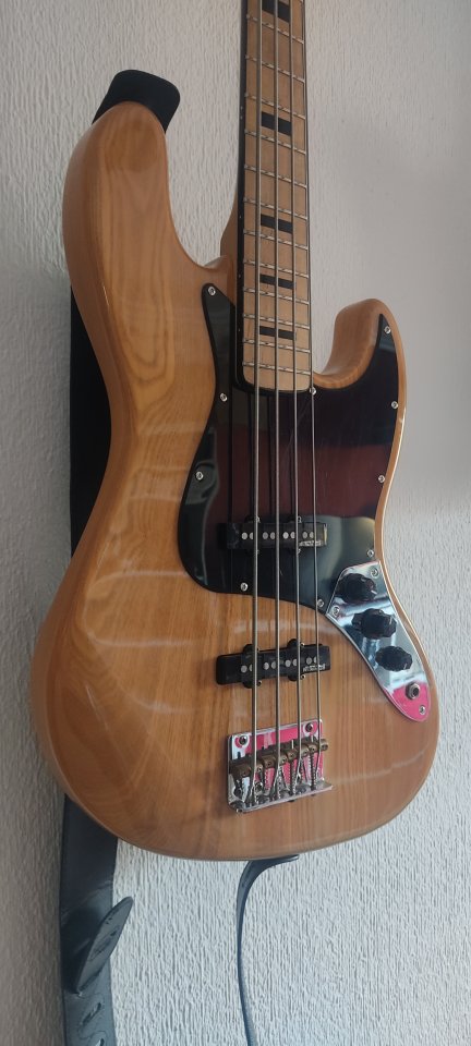 AJUSTA tu Bajo Eléctrico! de segunda mano · Foto 1 de 10 · Cantabria · 50 €