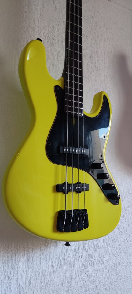 AJUSTA tu Bajo Eléctrico! de segunda mano · Foto 2 de 10 · Cantabria · 50 €