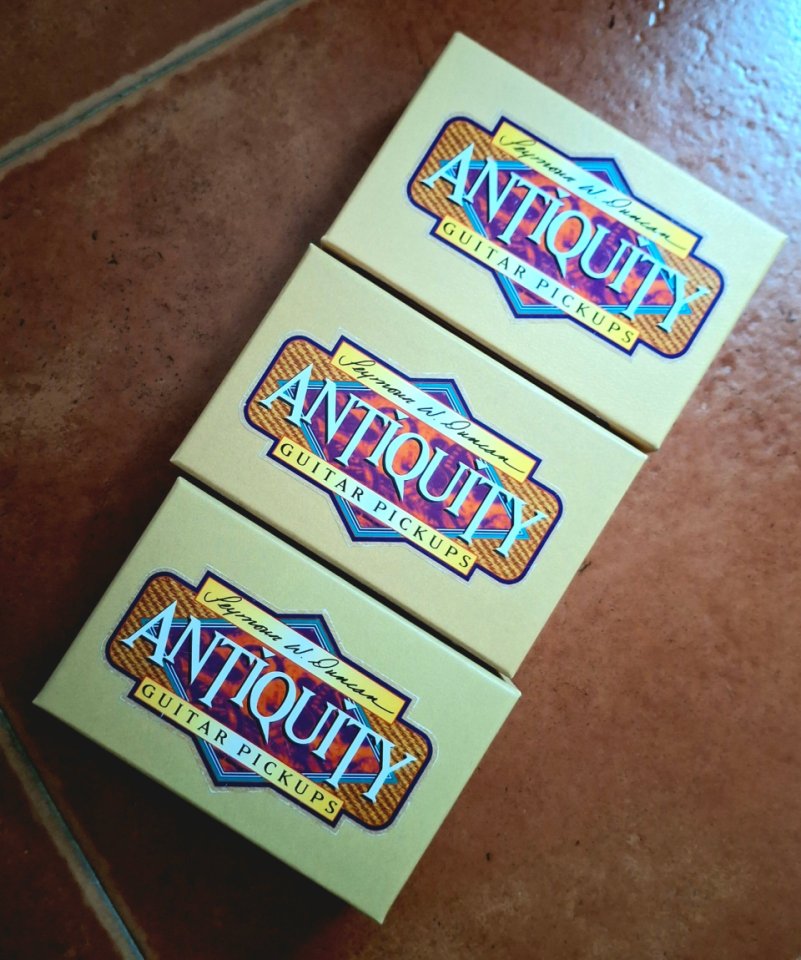 Fender Stratocaster Vintera 70s con Antiquity Texas Hot