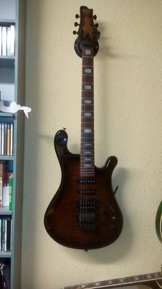 Varias guitarras por una