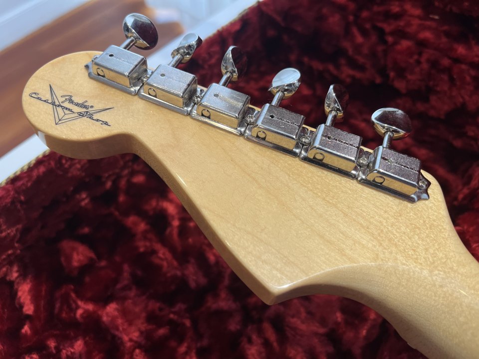 Fender Custom Shop '55 Stratocaster NOS 2TSB – Sunburst 2023 de segunda mano · Foto 5 de 10 · Madrid · 3350 €