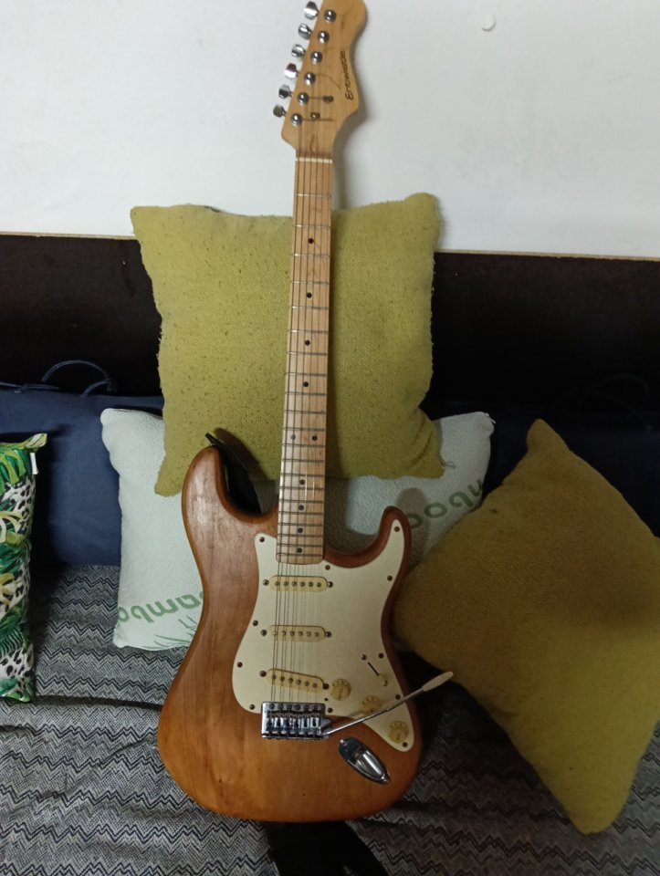 Entlewistle strat de segunda mano · Barcelona · 200 €