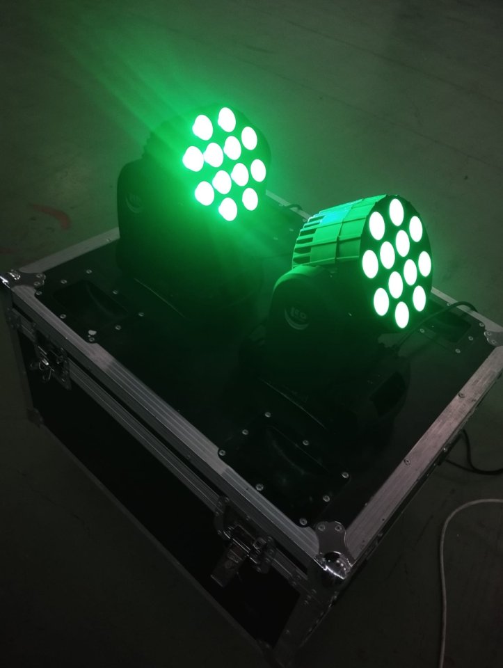 Cabezas moviles Wash de segunda mano · Foto 3 de 3 · Zaragoza · 500 €