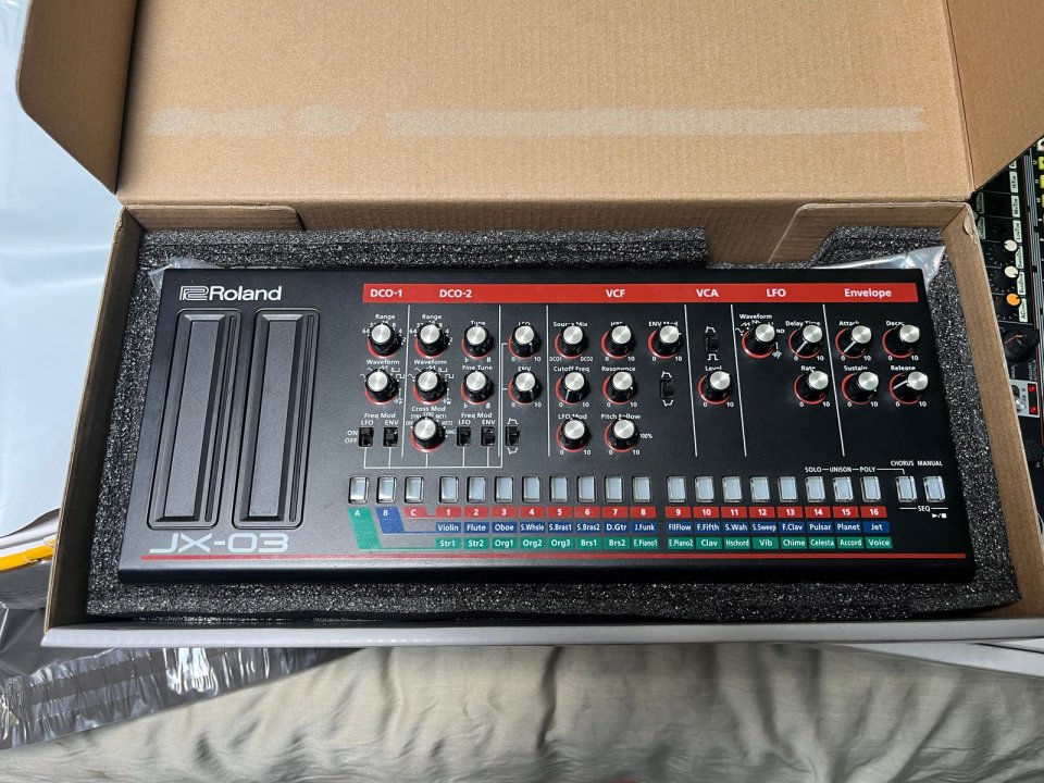 Roland Boutique JX-03 de segunda mano · Foto 2 de 2 · Madrid · 200 €