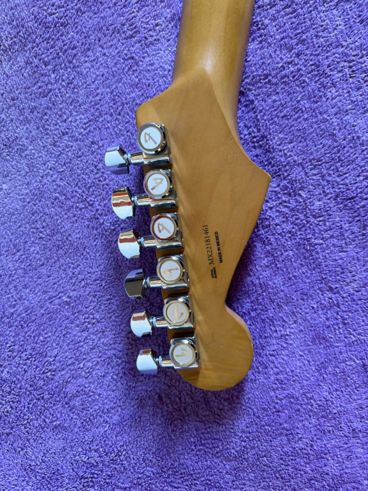 Guitarra Fender Player Plus Stratocaster Tequilla Sunrise
